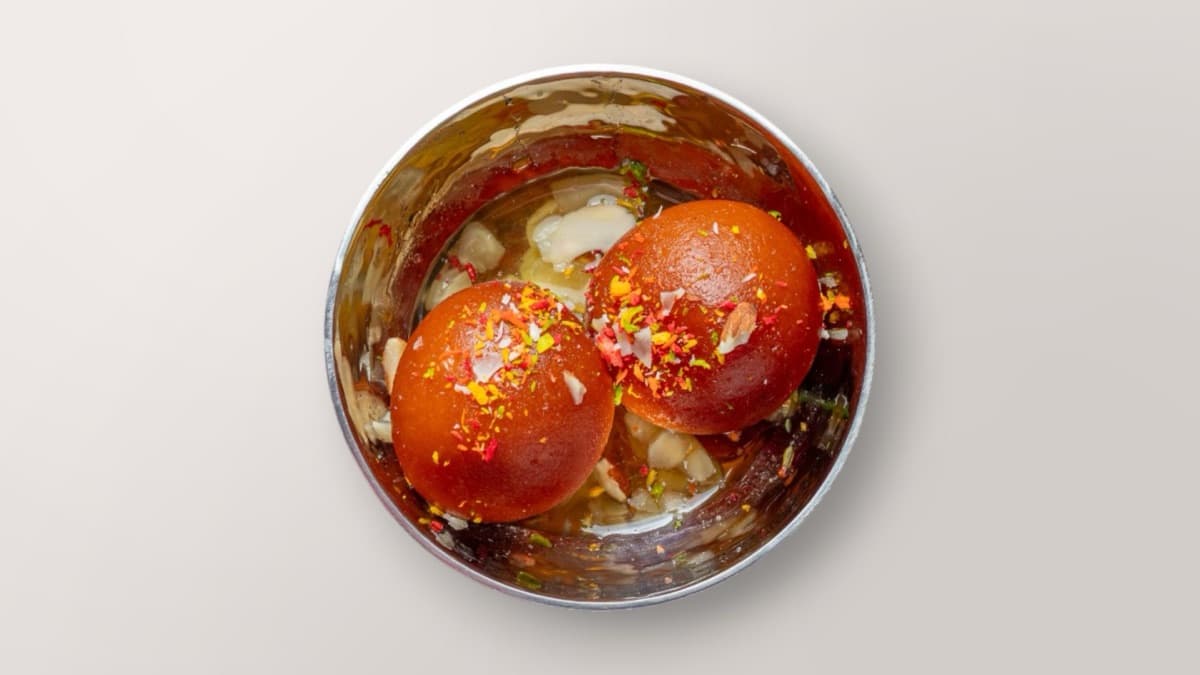Gulab Jamun — warme Bällchen in Honigsirup